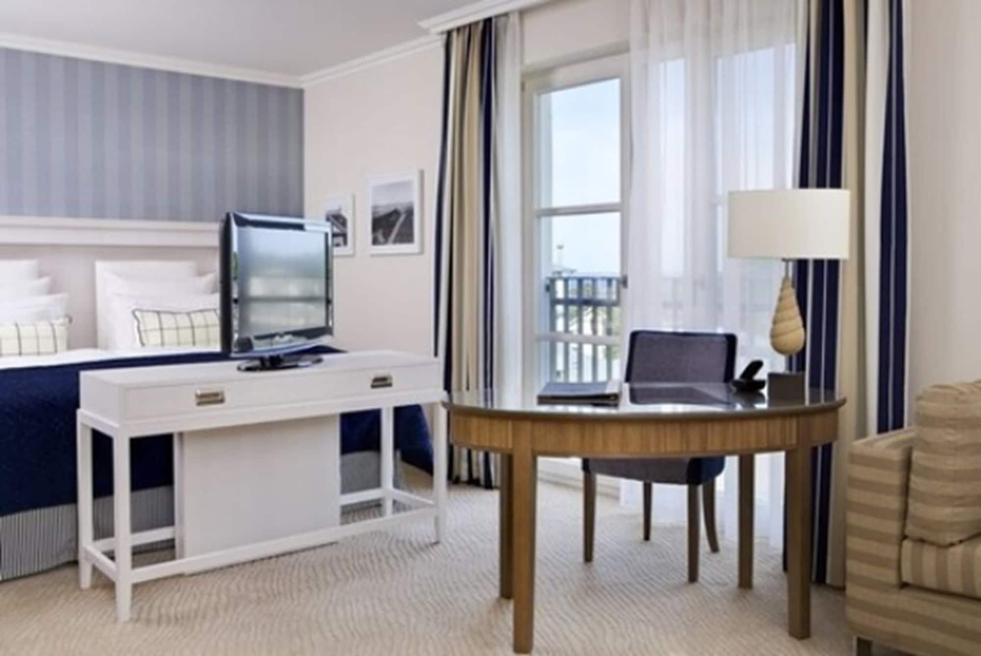 Steigenberger Grandhotel & Spa Heringsdorf Buitenkant foto A room at the hotel