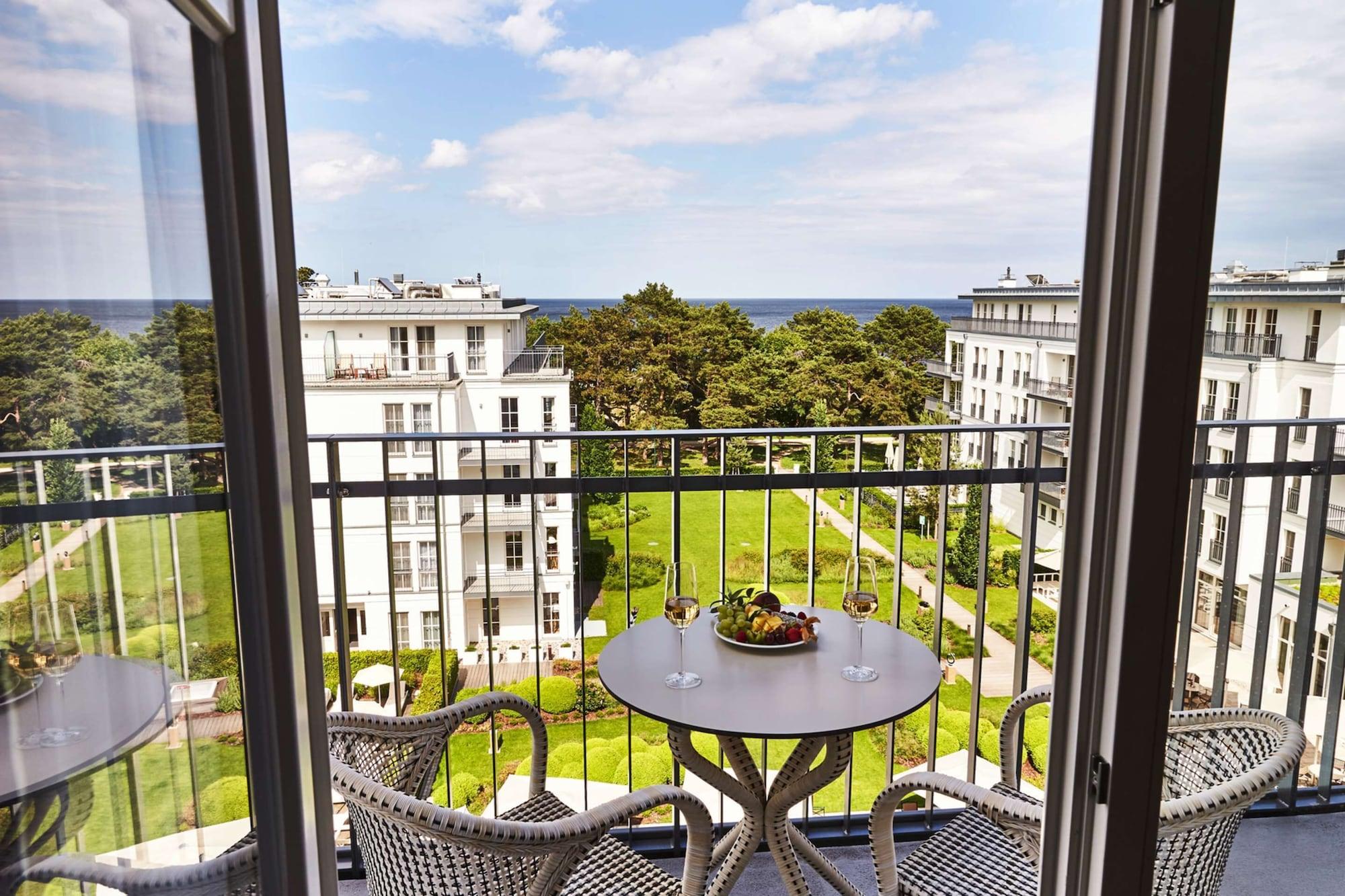 Steigenberger Grandhotel & Spa Heringsdorf Buitenkant foto View from the balcony of a suite