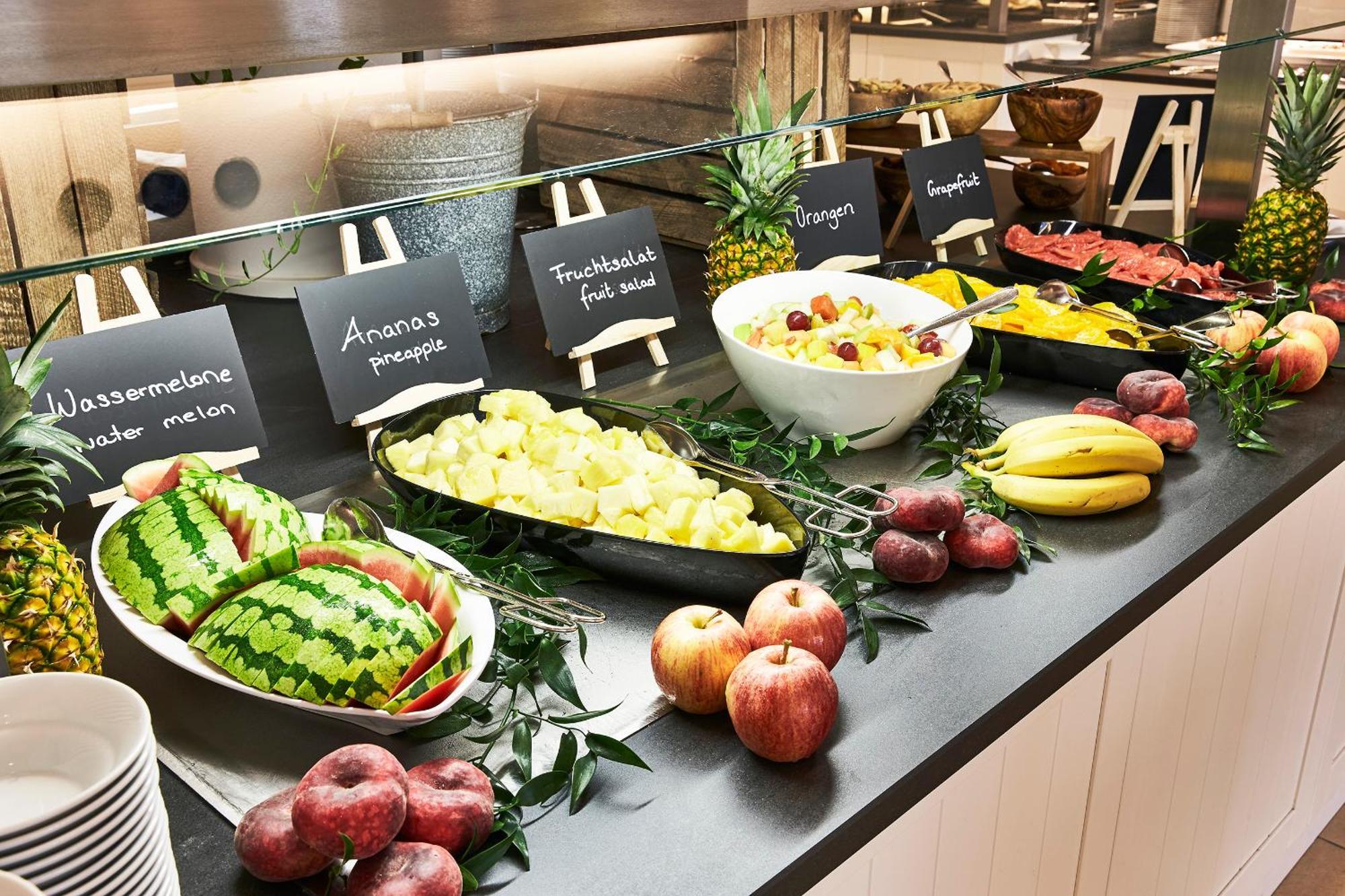 Steigenberger Grandhotel & Spa Heringsdorf Buitenkant foto Fruit salad