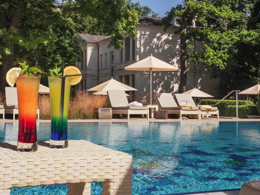 Steigenberger Grandhotel & Spa Heringsdorf Buitenkant foto The swimming pool at the hotel